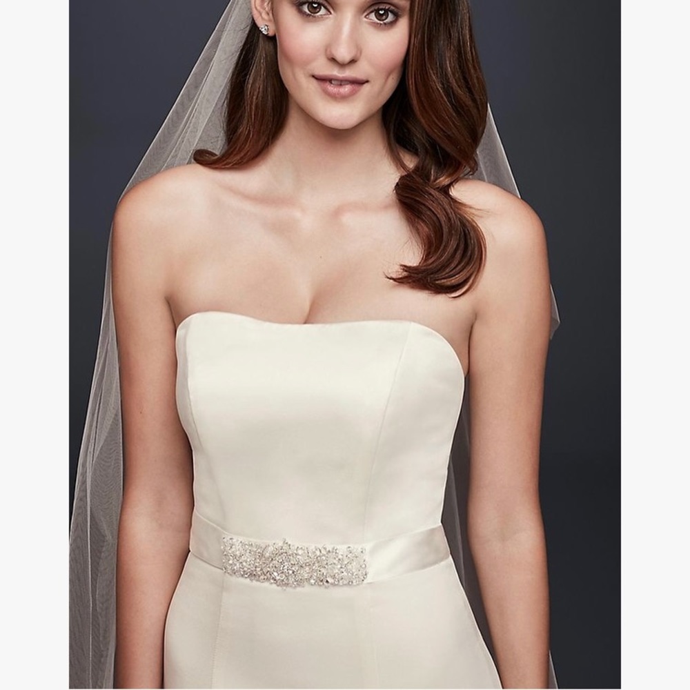 Strapless trumpet wedding dress - Picture 3 of 8